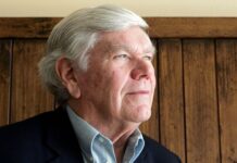 20 sano ku dhawaad ayaan macallin ahaa, waxna ma qori karin mana akhrin karin”