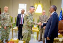 Madaxweyne Muuse Biixi Cabdi Iyo Taliyaha Ciidammada Maraykanka Ee Qaaradda Afrika (Africom) Oo Hargeysa Kaga Wada-Hadlay Iskaashiga Dhinaca Ammaanka.
