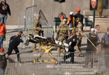 Toogasho ay dad ku dhinteen oo ka dhacday magaalada Kansas ee gobolka Missouri ee dalka Mareykanka.