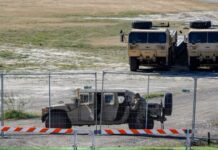 Xaakin ogolaaday in Maraykanku afar dal ka keeno 30,000 oo muhaajiriin ah bishii