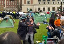 Jaamacad Maraykan ah oo joojisay in ardaydu ay fasalada yimaaddaan, ka dib mudaharaado lagu taageeray Qaza