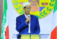 Daahir Riyaale oo wasiir Fiqiga Soomaliya ku tilmaamay nin aan hadalkiisu qaangaadh ahayn.