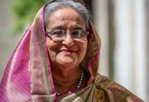 Raysal wasaare Sheikh Hasina oo is casishay dalkana ka carartay