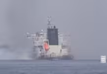 Markab ganacsi oo lagu weeraray badda cas