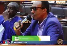 Xubno kamida baarlamanka oo shir gudoonkooda ka codsaday in mooshin ka dhan ah madaxwaynaha