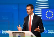 Sweden oo muhaajiriinta siineysa $34,000 qofkiiba si ay dalka uga baxaan