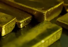 Shiineys lagu qabtay dahab iyo lacag ay si sharci darro ah ku heleen